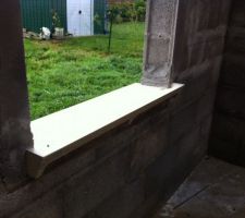 L'appui de fen&ecirc;tre de la chambre du Rdc.