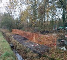 La future route d'entr&eacute;e dans le lotissement, depuis l'all&eacute;e d'Illaguet