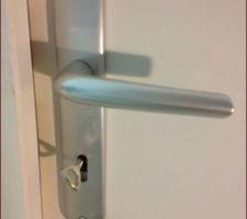 Poign&eacute;es au sous-sol