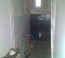 Faïence des WC en cours