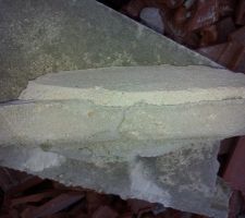 D&eacute;molition bout de corniche , il est rempli par du mortier au lieu de b&eacute;ton