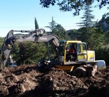En cinq jours le terrassement est pli&eacute; !!!!!!