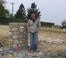 Muret technique avec compteur edf gdf et la boite aux lettres .