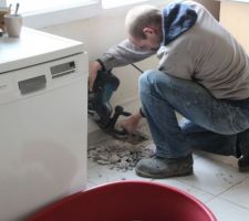 Pr&eacute;paration pour l?&eacute;vacuation des eaux us&eacute;es de la futur cuisine