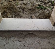 Seuil de porte b&eacute;ton