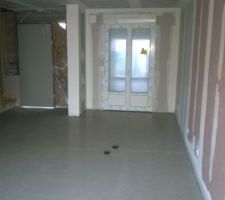 La chape du rez de chaussée est nikel