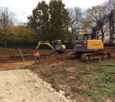 Suprise, aujourd'hui! Les pelleteuses sont l&agrave;, c'est parti!!!!