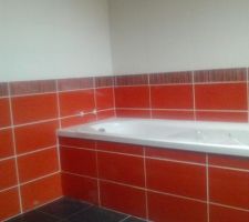 La salle de bain est termin&eacute;, maintenant c'est a nous de commencer le parquet dans les chambres! &Ccedil;a sent le d&eacute;m&eacute;nagement !!