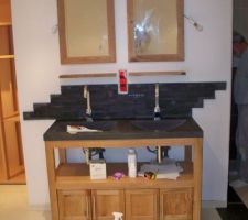 Meuble double vasque granit
Petite d&eacute;co en plaquette de parement (vrai pierre, surplus de mon mur du salon)