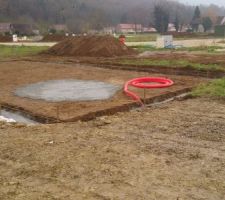 Les fondations sont coul&eacute;es, il ne reste plus qu'&agrave; attendre que &ccedil;a s&egrave;che...