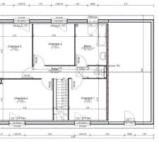 Nouveau plan du R 1 proposée pour être conforme aux exigences de la DDT.
Fenêtre au dessus du garage: pas bonne pour nous