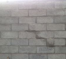 Tassement mur sous-sol, difficile &agrave; voir sur la photo (au centre)