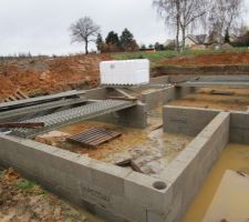 Murs du vide sanitaires montés ! Le futur garage