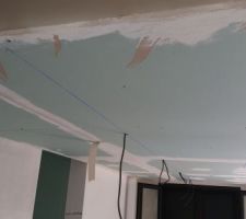 Faux plafond cuisine avec attentes spots