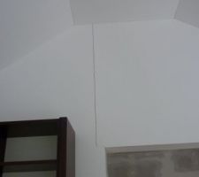Fissures murs mezzanine.