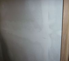 Fissures mur WC étage .