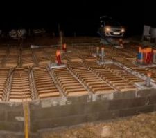 Poutrelles et hourdis bois posés pour le coulage de la dalle sur RDC