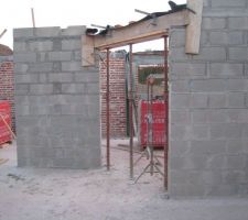 Poutre entre murs porteurs (fond cellier et fond halla d'entrée )