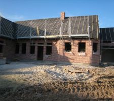 Pose du film bitumeux sur charpente avant