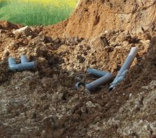 Déchets laissés par le plombier! nettoyage prochainement!