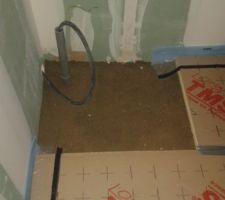 Tout est pr&ecirc;t pour couler la chape semaine pro avec le carrelage.