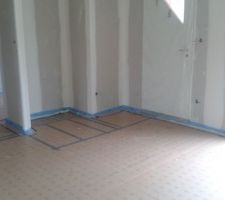 Tout est pr&ecirc;t pour couler la chape semaine pro avec le carrelage.