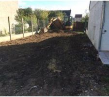 Retrait des tuyas d&eacute;molition
terrain propre pr&ecirc;t pour les travaux de construction