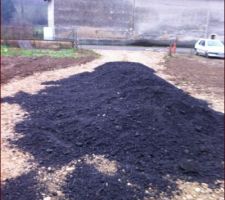 Allée en bitume recycle