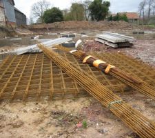 Préparation por la dalle: treillis métalliques et ferraille