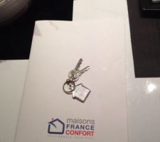 Ça yest remise des clefs lundi de notre maison ,quelque petite choses a modifiés de la part du constructeur comme une rayure que la baie vitrée ,changement de la poignée de la porte d'entrée ,poncer et peindre toutes les barres d'appui de fenêtre,changement de 2 interrupteur pour les volet roulant car ils sont filaire au lieu d'un émetteur du faite que j'ai demandé centralisé les volets 

Voilà voilà