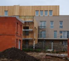 Un coup d'oeil chez les voisins! (Les gros travaux sont presque finis)