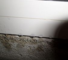 L'eau qui s'exflitre de derrière les parcloses