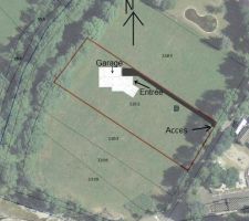 Terrain de 2424m&sup2;
Acc&egrave;s au coin est