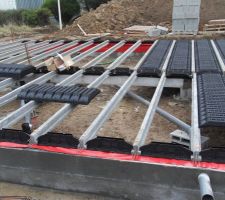 Mise en place des poutrelles et des hourdis