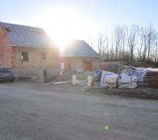 Un petit manteau blanc sur le chantier
