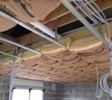 Etage: vue du plafond de la chambre de notre fils