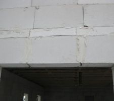 Est-ce normal de mettre plusieurs blocs U pour faire les linteaux de fenêtres et portes fenêtres plutôt qu'un seul bloc?