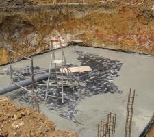Fondations: le béton coulé au sous-sol
