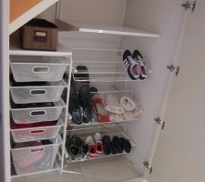 Aménagement sous escalier terminé (Ikéa ALGOT).