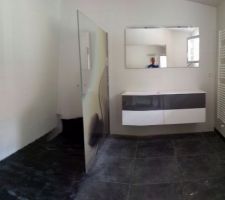 Salle de bain avec douche a l'Italienne terminée