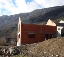 Fin de ma&ccedil;onnerie, vue avant remblais