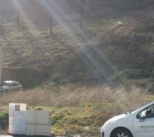 Pose du panneau de permis de construire en présence du commercial en ce jour du 04 février 2014.