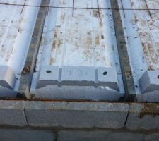 Pont de rupteur thermique sur les cotés