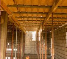 Hourdis bois en place pour couler la dalle de l'&eacute;tage