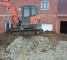 La ce coup-ci on dirait vraiment que la maison est enterr&eacute;e !