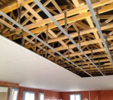 Le plafond en cours de réalisation