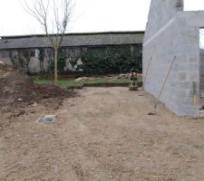 Emplacement presque terminé pour le futur abri voiture