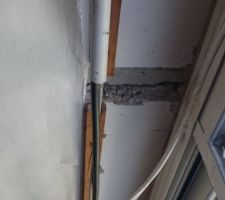 Jointure d'un des blocs de dalle non affaisse