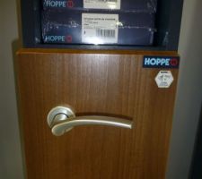 Poignée des portes, celle que nous avons choisi, mi brosse, mi laque