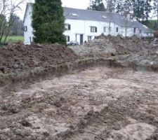 Le terrain était un peu trop propre, alors on l'a un peu dégueulassé...
